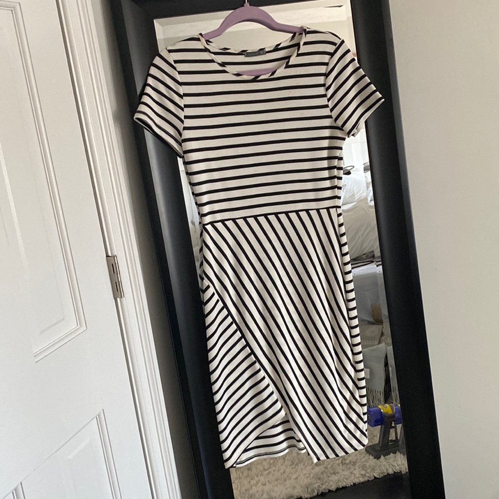 Soprano striped shirt sleeve dress
